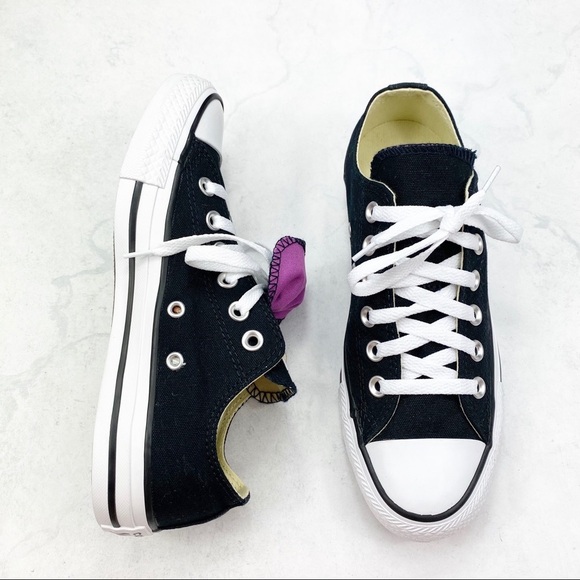 [Converse] Classic Black Runners - Picture 1 of 6
